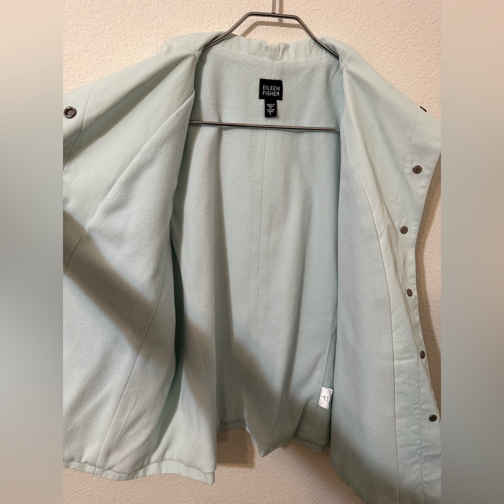 *GENTLY USED* EILEEN FISHER Fleece Lined Ice Blue Vest-Snap Buttons, Size Large - Picture 4 of 11